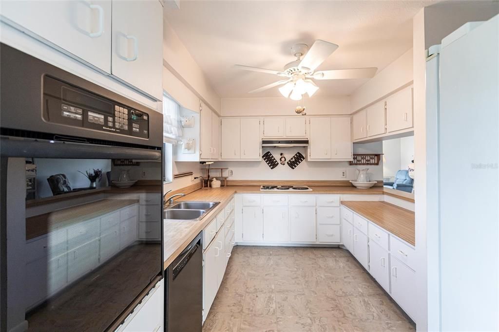 待售: $485,000 (3 贝兹, 3 浴室, 2544 平方英尺)