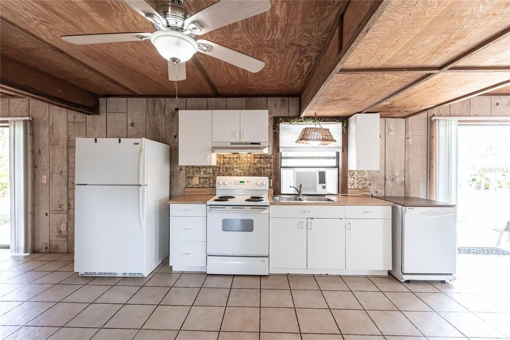 待售: $485,000 (3 贝兹, 3 浴室, 2544 平方英尺)