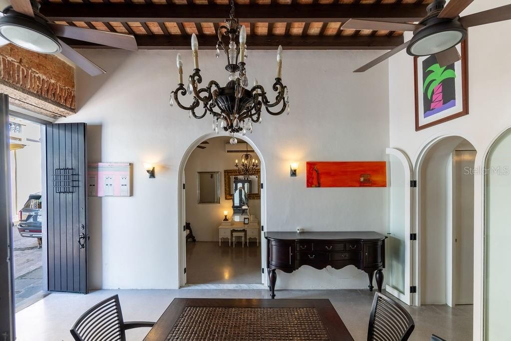 Activo con contrato: $1,899,000 (2 camas, 2 baños, 1913 Pies cuadrados)