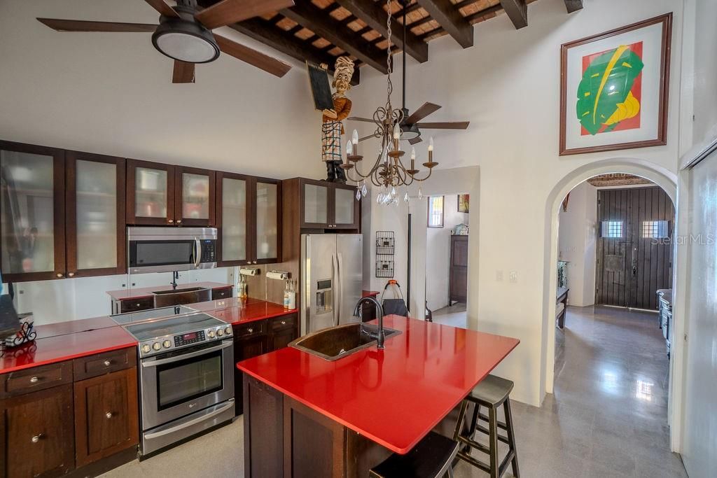 Activo con contrato: $1,899,000 (2 camas, 2 baños, 1913 Pies cuadrados)