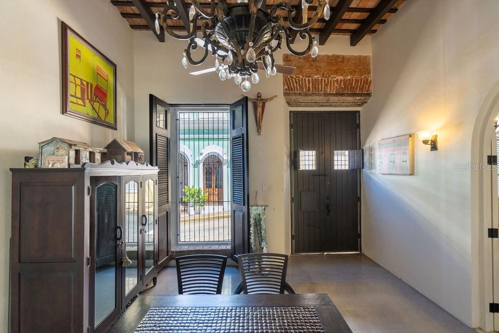 Activo con contrato: $1,899,000 (2 camas, 2 baños, 1913 Pies cuadrados)