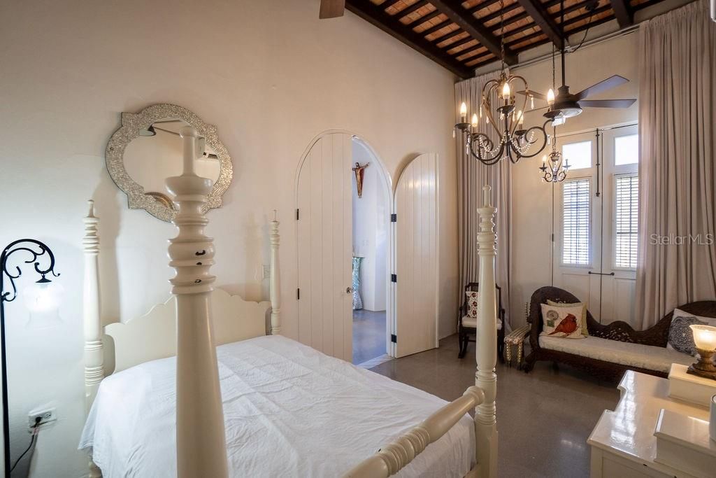 Activo con contrato: $1,899,000 (2 camas, 2 baños, 1913 Pies cuadrados)