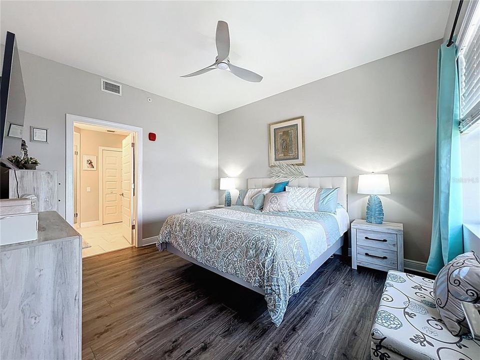 For Sale: $489,000 (3 beds, 3 baths, 1568 Square Feet)