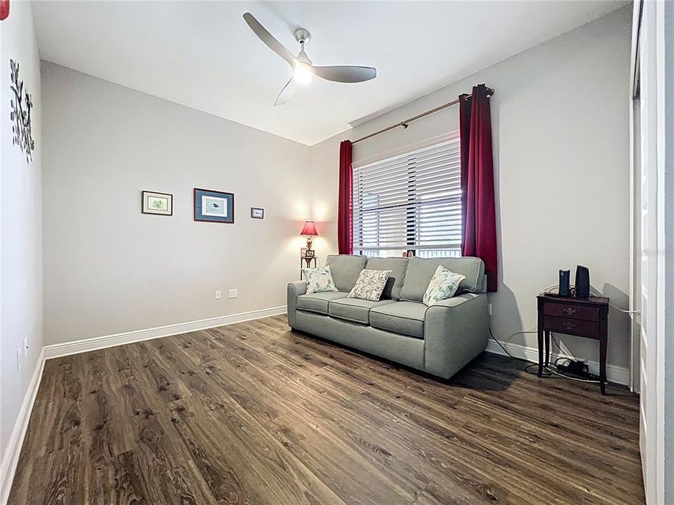 For Sale: $489,000 (3 beds, 3 baths, 1568 Square Feet)