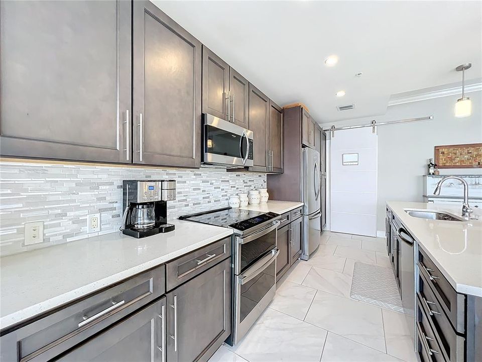 For Sale: $489,000 (3 beds, 3 baths, 1568 Square Feet)