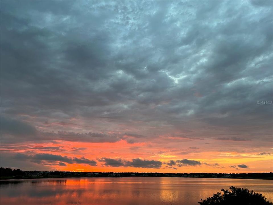 For Sale: $489,000 (3 beds, 3 baths, 1568 Square Feet)