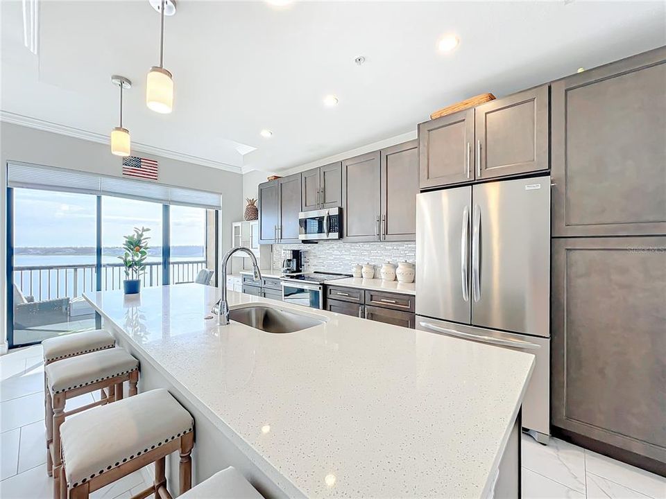 For Sale: $489,000 (3 beds, 3 baths, 1568 Square Feet)