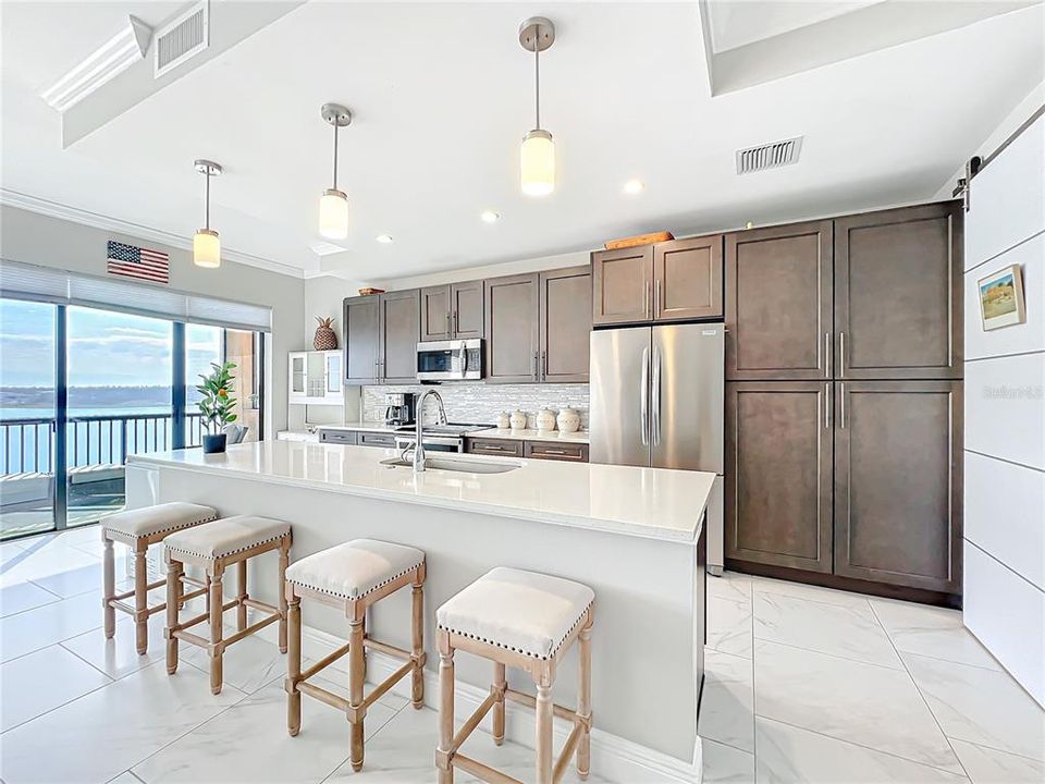 For Sale: $489,000 (3 beds, 3 baths, 1568 Square Feet)