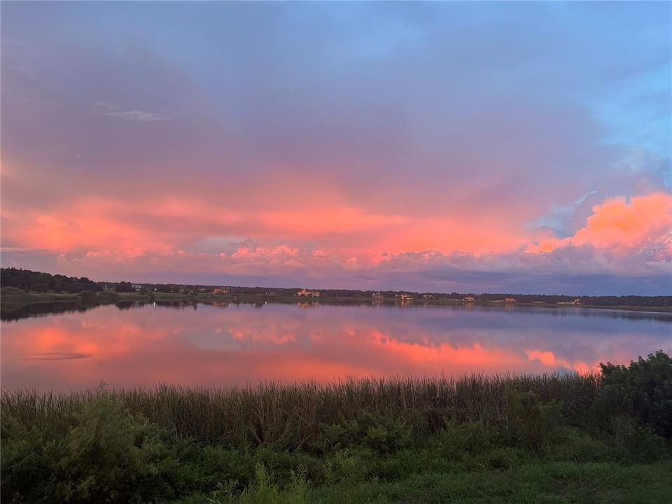 For Sale: $489,000 (3 beds, 3 baths, 1568 Square Feet)