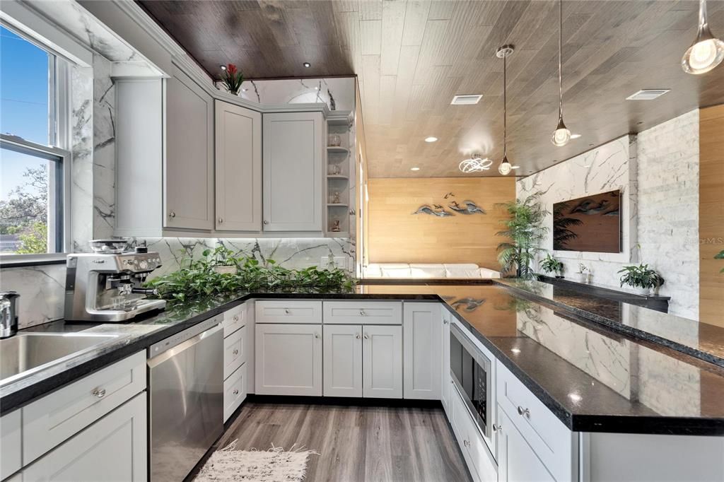 На продажу: $924,999 (3 спален, 2 ванн, 1713 Квадратных фут)