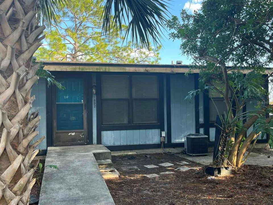 Recently Rented: $950 (1 beds, 1 baths, 815 Square Feet)