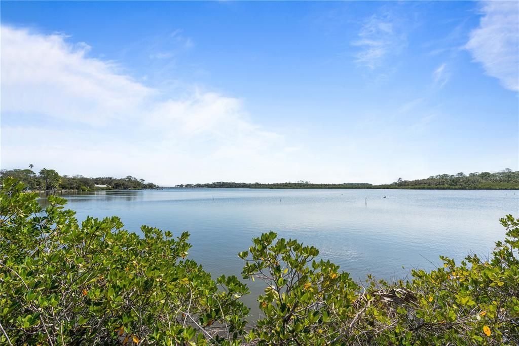 待售: $499,000 (0.35 acres)