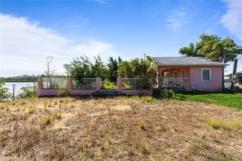 待售: $499,000 (0.35 acres)