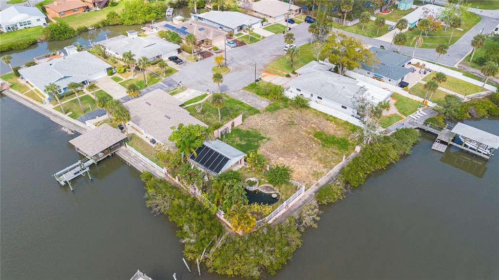 待售: $499,000 (0.35 acres)