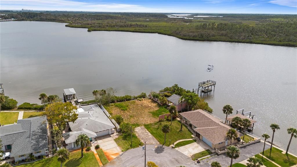 待售: $499,000 (0.35 acres)