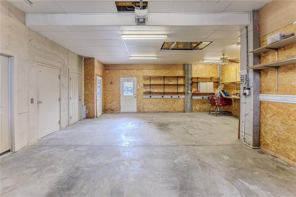 En Venta: $985,000 (3 camas, 2 baños, 2609 Pies cuadrados)