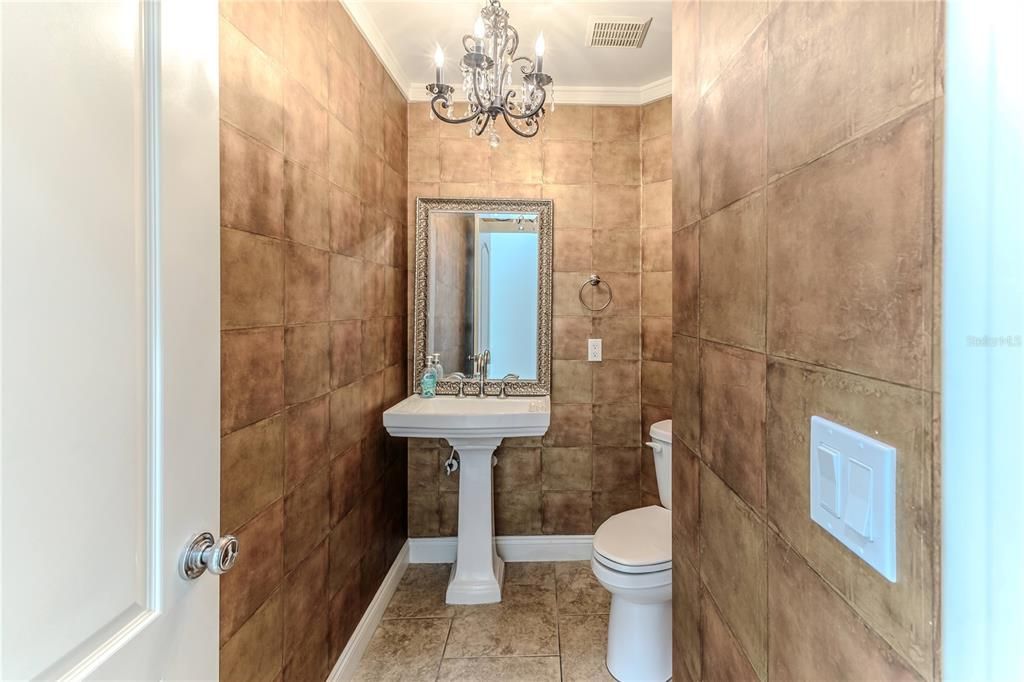 En Venta: $985,000 (3 camas, 2 baños, 2609 Pies cuadrados)