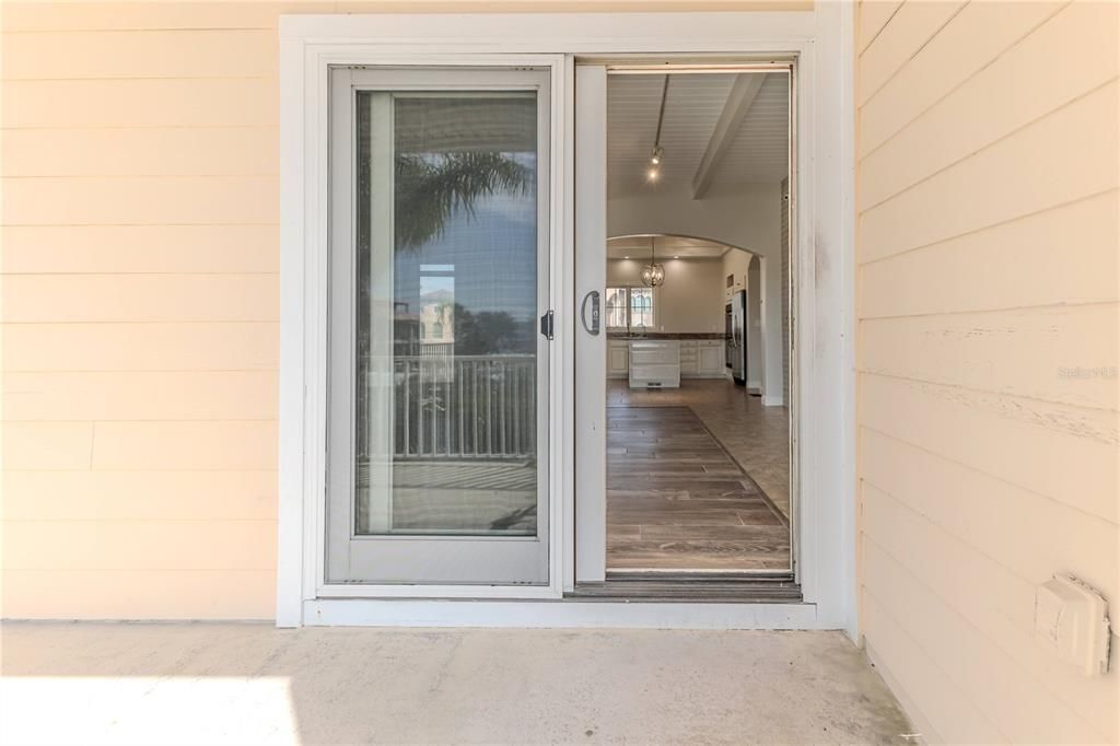 En Venta: $985,000 (3 camas, 2 baños, 2609 Pies cuadrados)