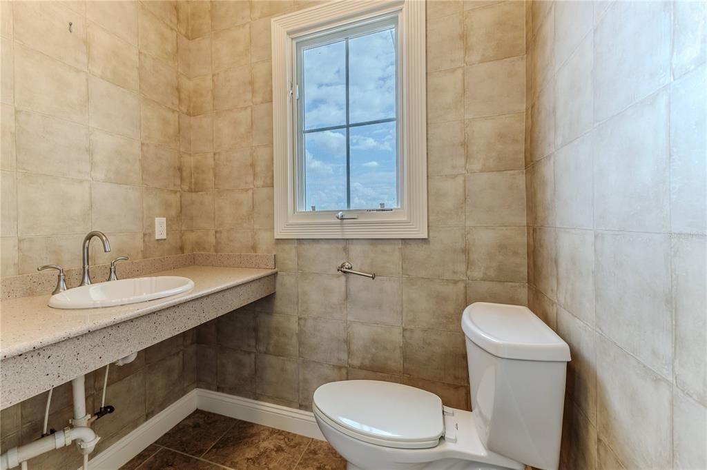 En Venta: $985,000 (3 camas, 2 baños, 2609 Pies cuadrados)