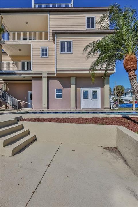 En Venta: $985,000 (3 camas, 2 baños, 2609 Pies cuadrados)