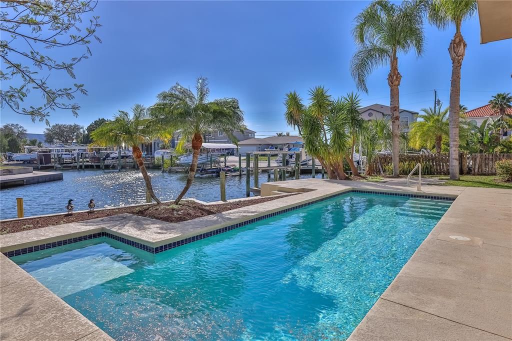 En Venta: $985,000 (3 camas, 2 baños, 2609 Pies cuadrados)