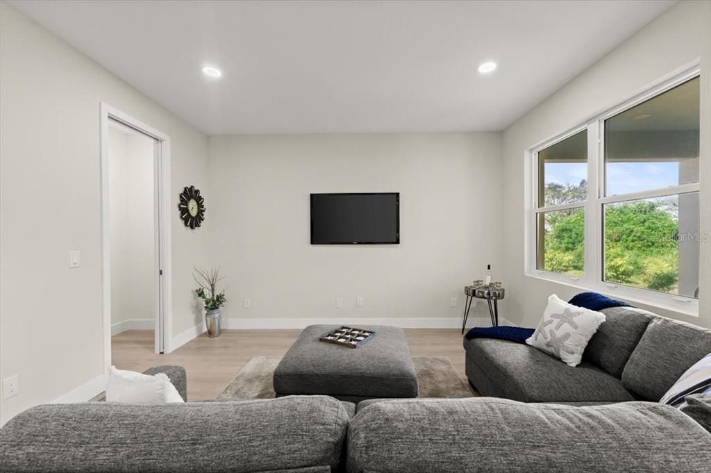 待售: $794,900 (3 贝兹, 2 浴室, 2197 平方英尺)