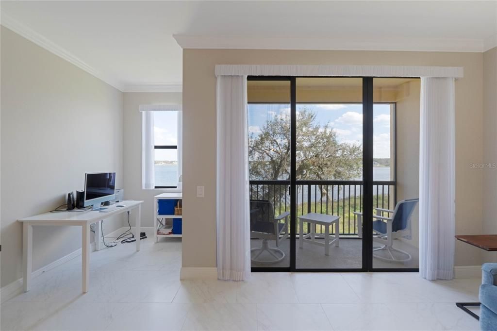 For Sale: $400,000 (2 beds, 2 baths, 1402 Square Feet)