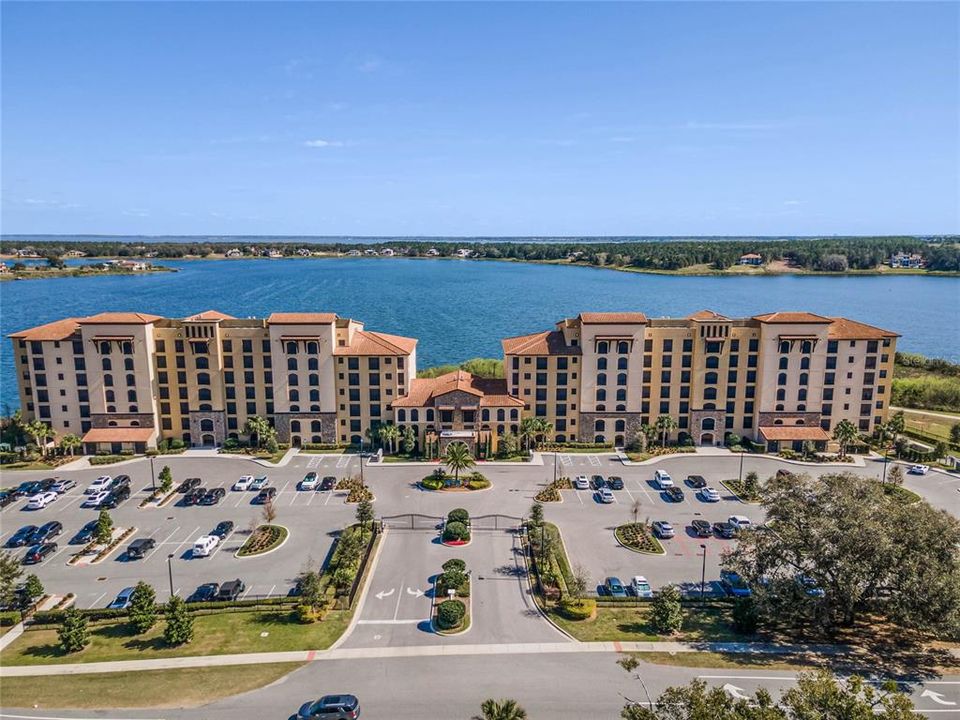 For Sale: $400,000 (2 beds, 2 baths, 1402 Square Feet)