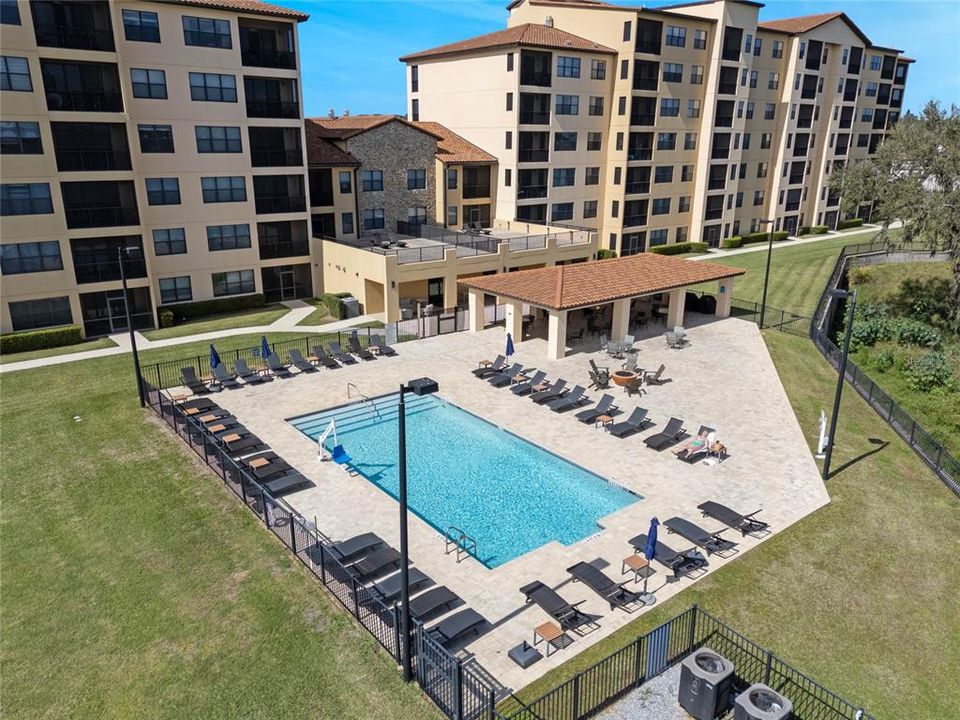 For Sale: $400,000 (2 beds, 2 baths, 1402 Square Feet)