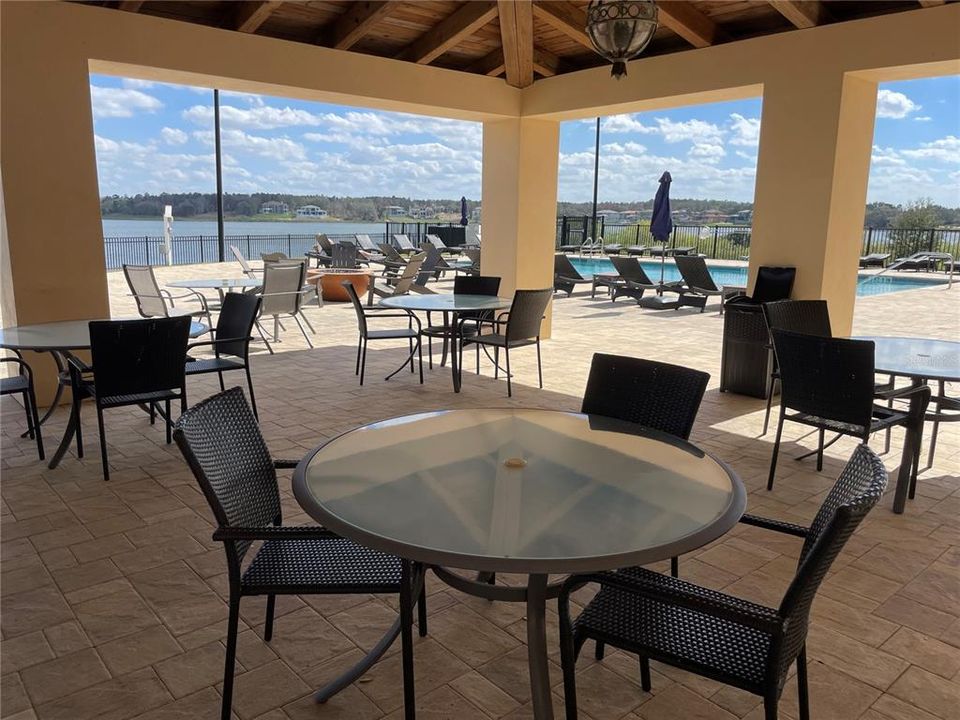 For Sale: $400,000 (2 beds, 2 baths, 1402 Square Feet)