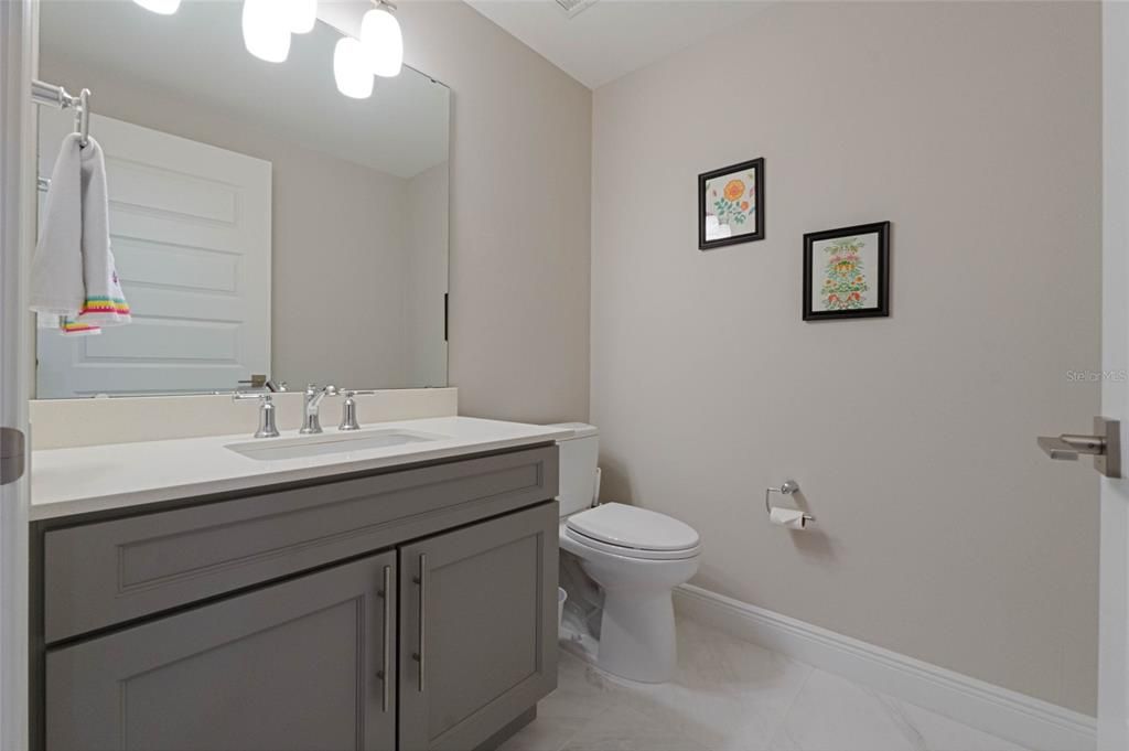 For Sale: $400,000 (2 beds, 2 baths, 1402 Square Feet)