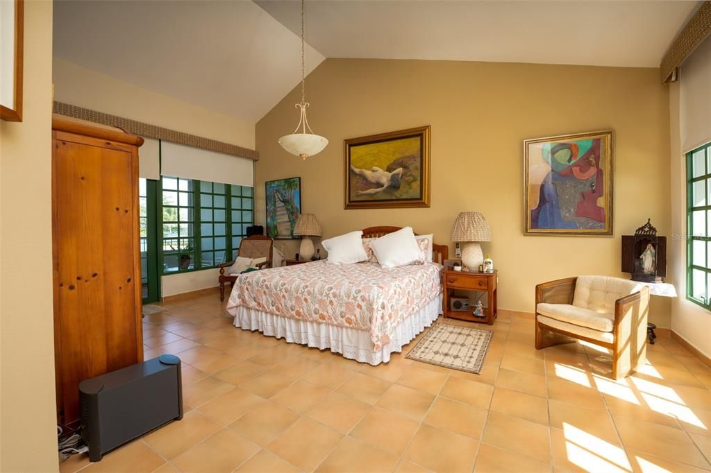 For Rent: $7,500 (3 beds, 3 baths, 2250 Square Feet)