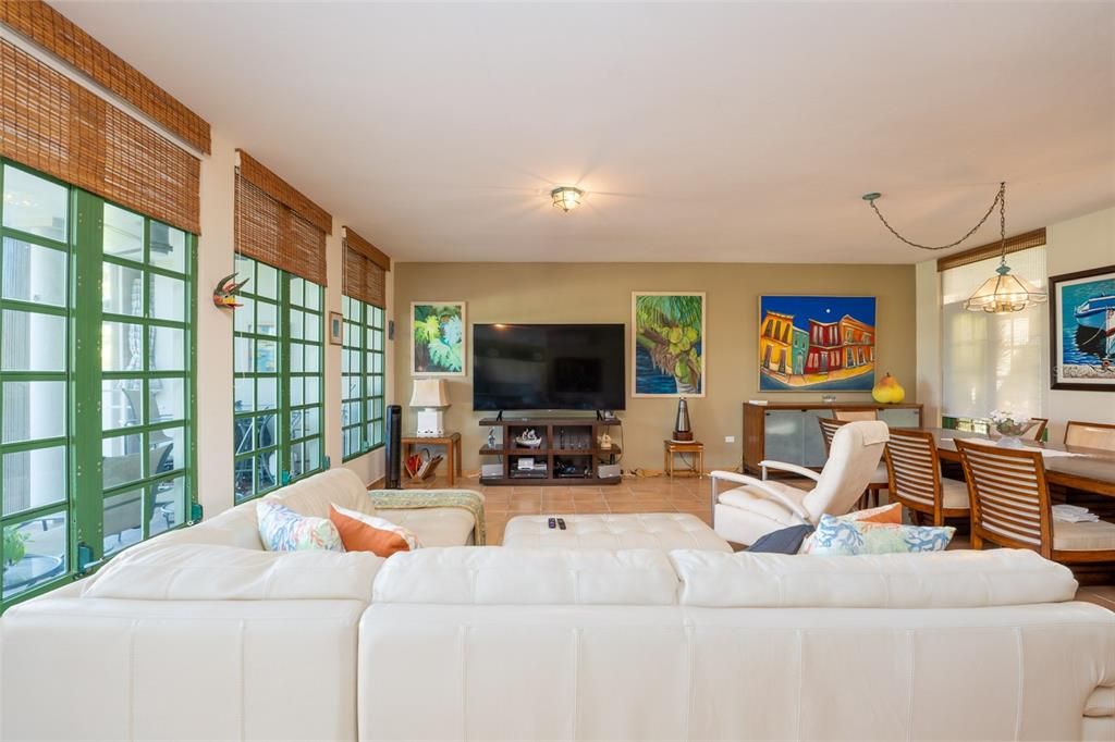 For Rent: $7,500 (3 beds, 3 baths, 2250 Square Feet)