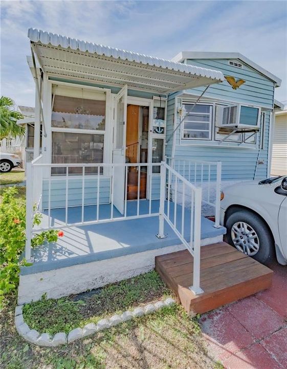 最近售出: $32,000 (1 贝兹, 1 浴室, 376 平方英尺)