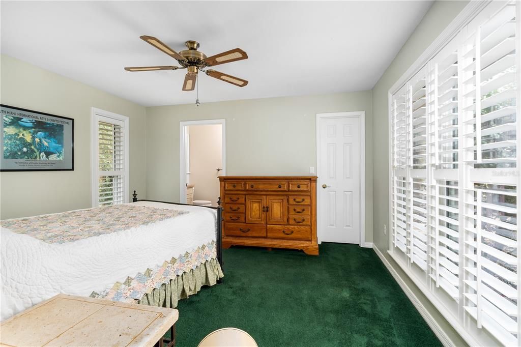 Activo con contrato: $650,000 (5 camas, 4 baños, 2918 Pies cuadrados)