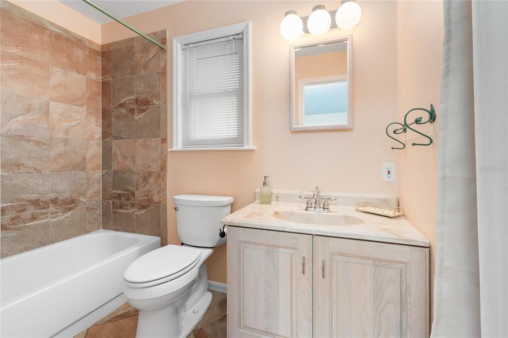 Activo con contrato: $650,000 (5 camas, 4 baños, 2918 Pies cuadrados)