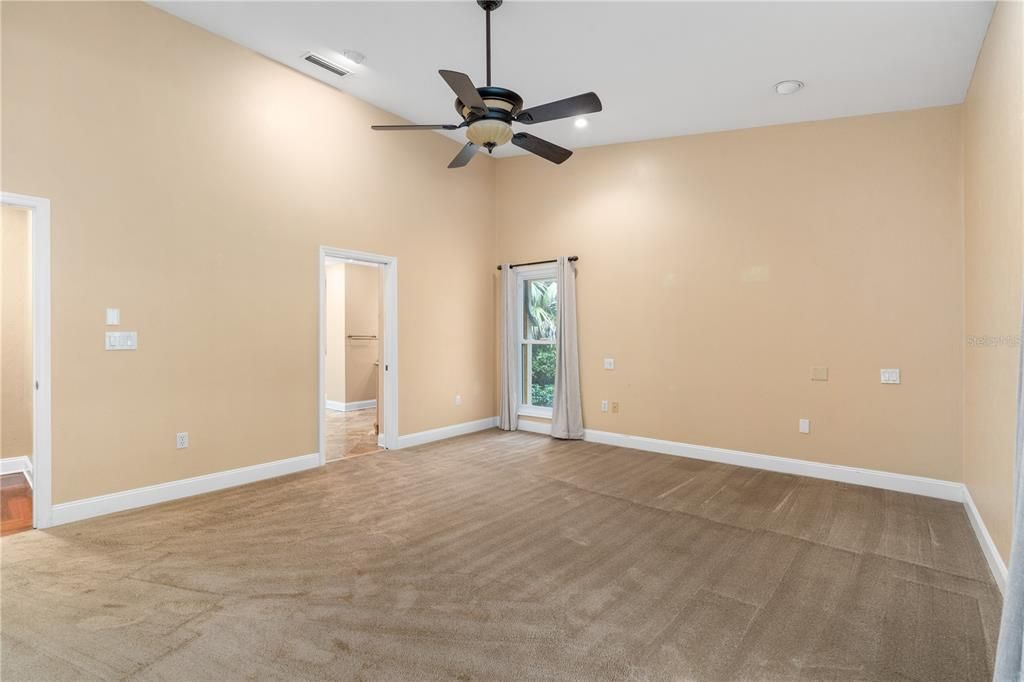 Activo con contrato: $650,000 (5 camas, 4 baños, 2918 Pies cuadrados)