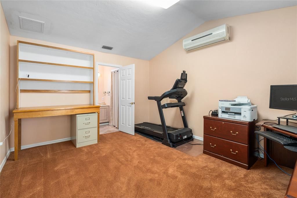 Activo con contrato: $650,000 (5 camas, 4 baños, 2918 Pies cuadrados)