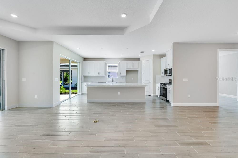 Active With Contract: $674,494 (3 beds, 3 baths, 2267 Square Feet)