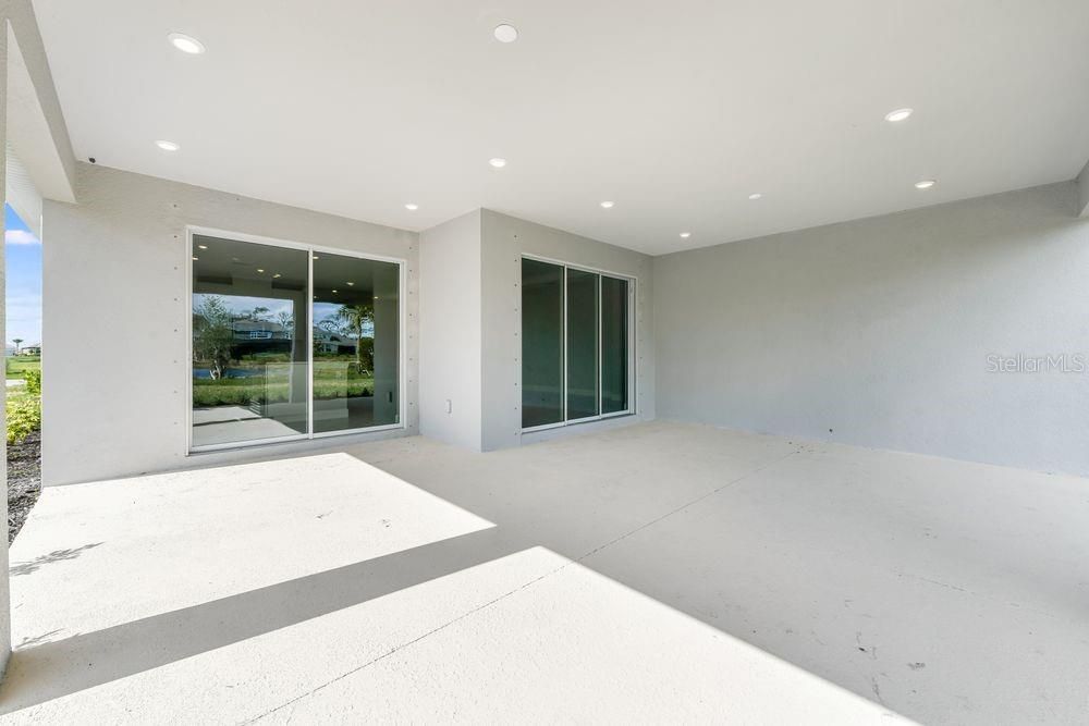 Active With Contract: $674,494 (3 beds, 3 baths, 2267 Square Feet)