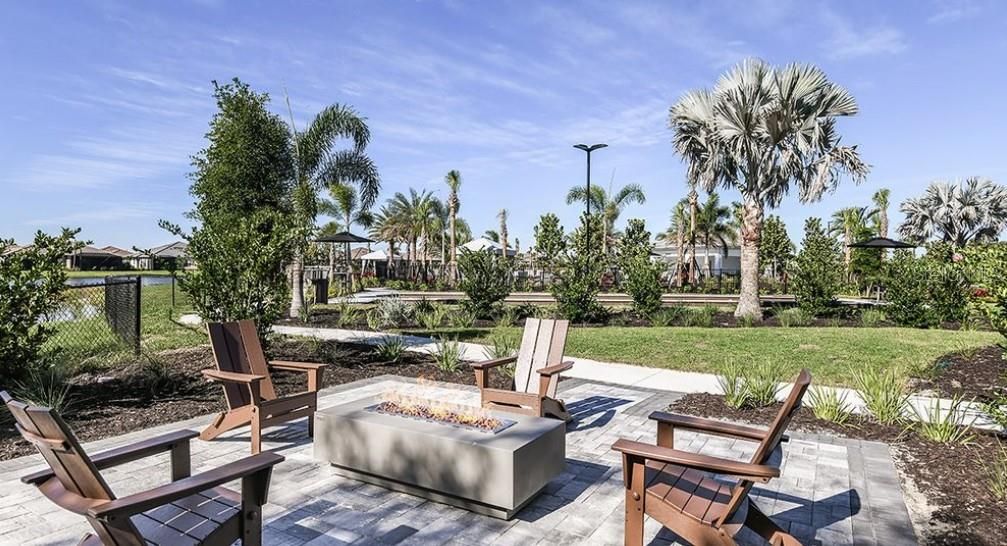 Active With Contract: $674,494 (3 beds, 3 baths, 2267 Square Feet)