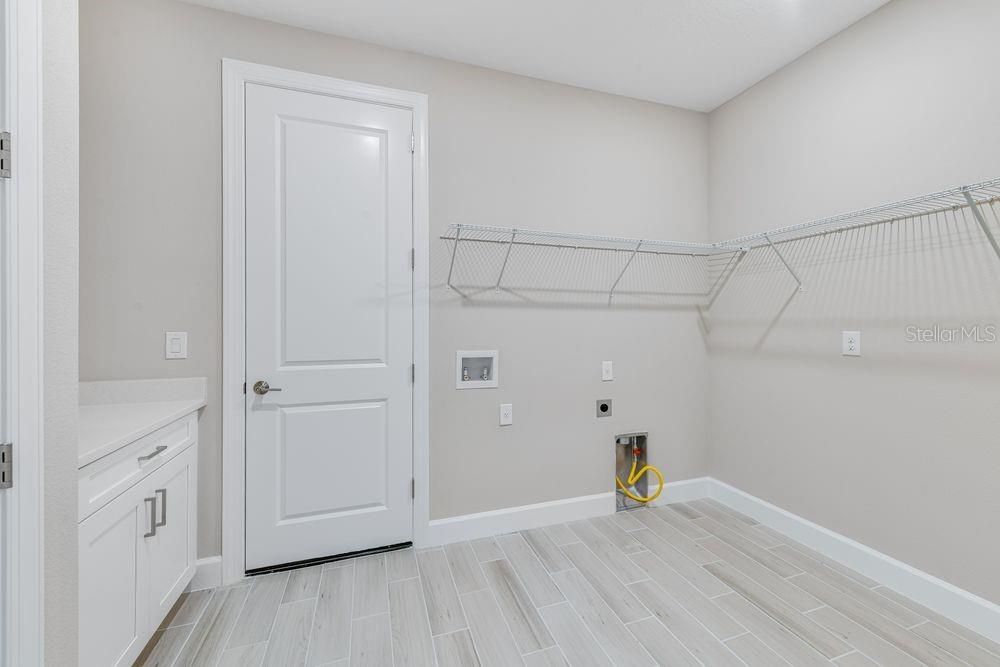 Active With Contract: $674,494 (3 beds, 3 baths, 2267 Square Feet)