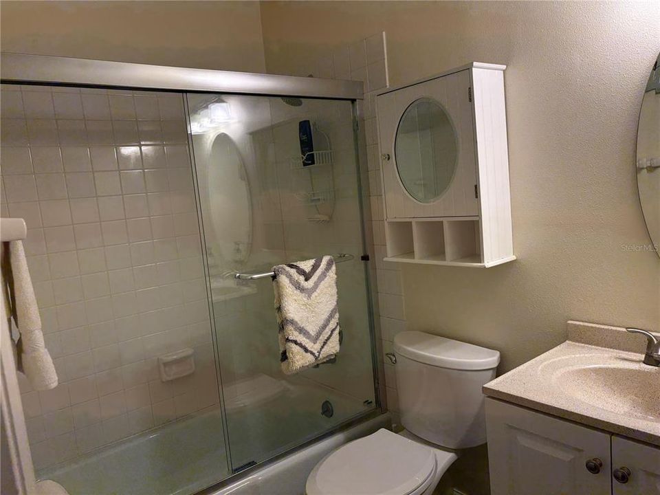 For Sale: $199,500 (2 beds, 2 baths, 975 Square Feet)