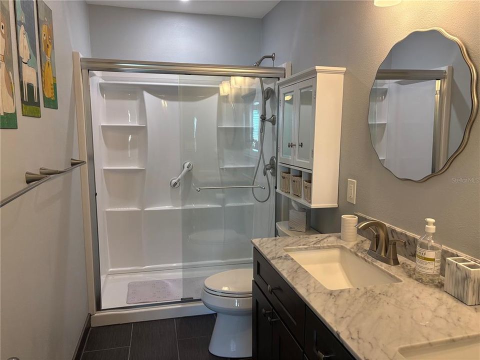 For Sale: $199,500 (2 beds, 2 baths, 975 Square Feet)