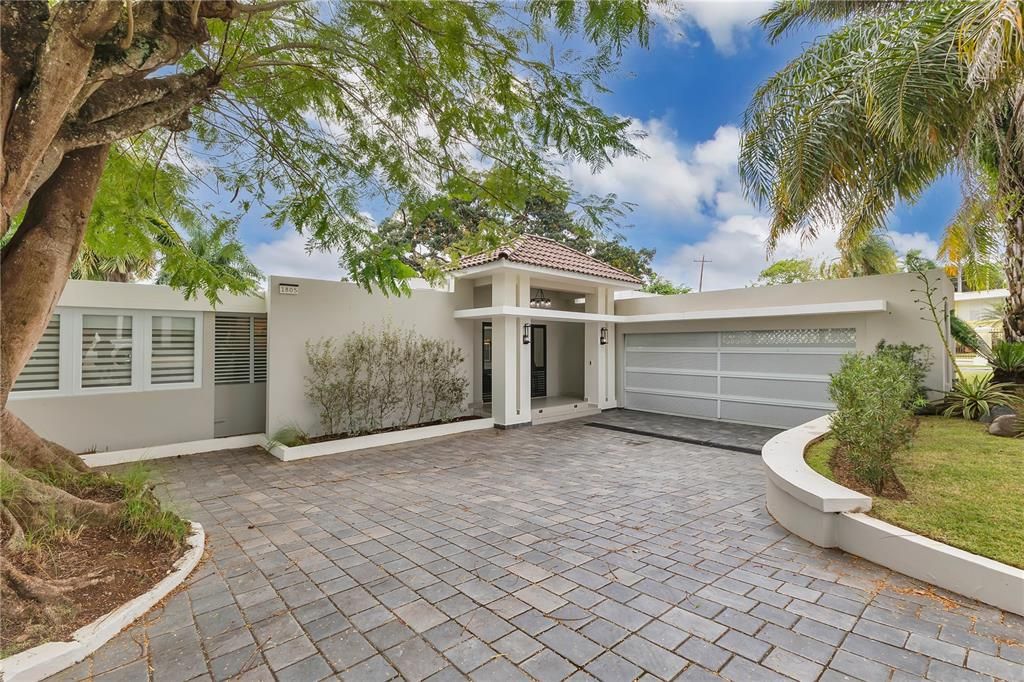 Vendido Recientemente: $2,300,000 (5 camas, 4 baños, 4108 Pies cuadrados)