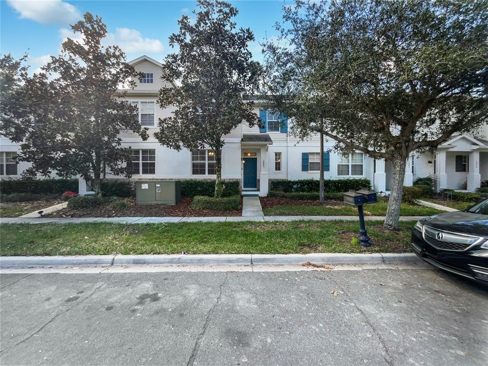 На продажу: $236,000 (3 спален, 2 ванн, 1832 Квадратных фут)