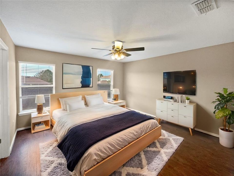 На продажу: $236,000 (3 спален, 2 ванн, 1832 Квадратных фут)