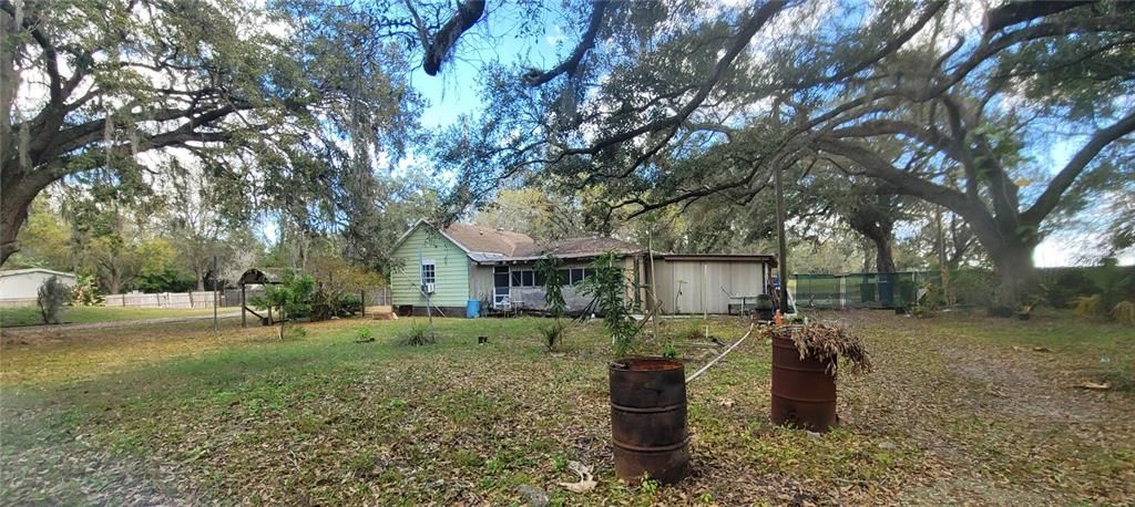 合同活跃: $1,200,000 (3 贝兹, 1 浴室, 1420 平方英尺)