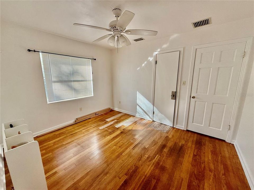 待售: $375,000 (3 贝兹, 2 浴室, 1566 平方英尺)