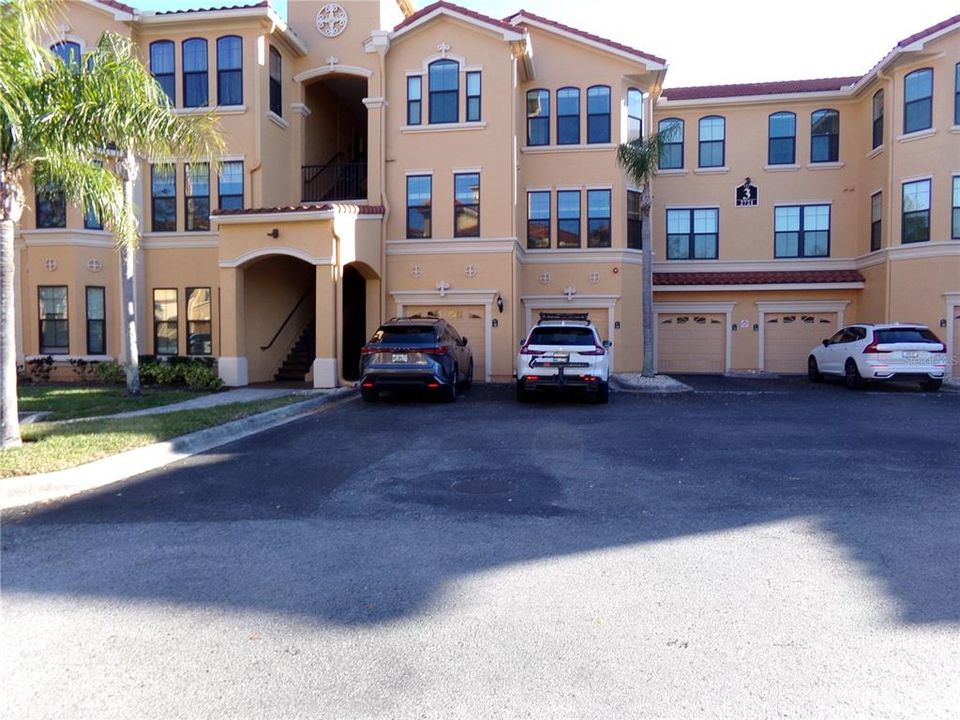 Recently Rented: $2,600 (2 beds, 2 baths, 1350 Square Feet)